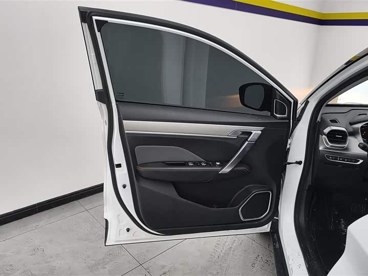 Фото 7 - Geely Coolray