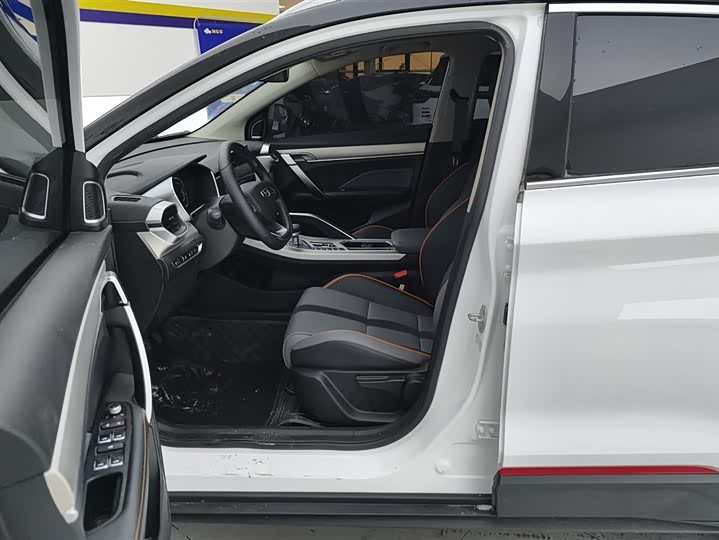 Фото 9 - Geely Coolray