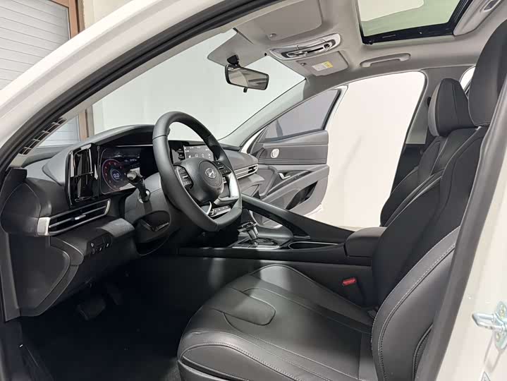 Фото 8 - Hyundai Elantra N line