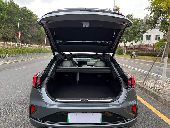 Фото 6 - Zeekr 001