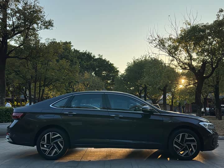 Фото 6 - Volkswagen Sagitar L