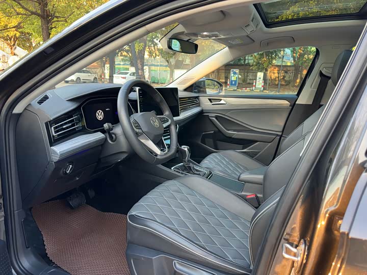 Фото 7 - Volkswagen Sagitar L