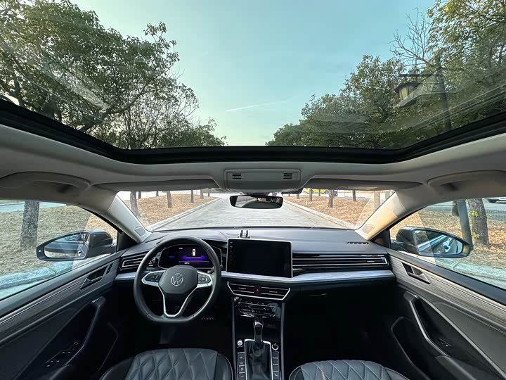 Фото 9 - Volkswagen Sagitar L