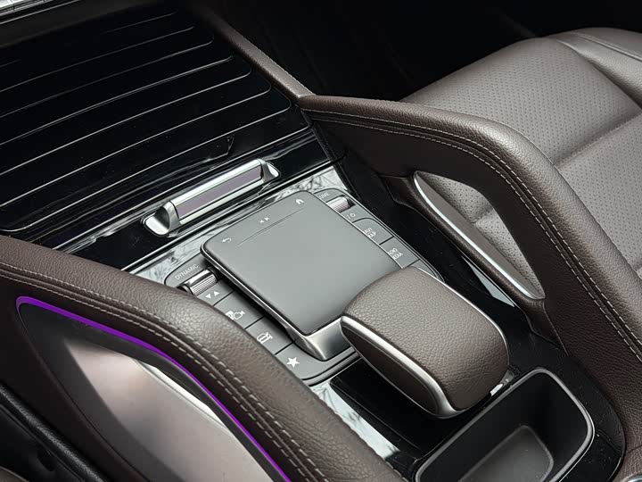 Фото 9 - Mercedes-Benz GLE-Class