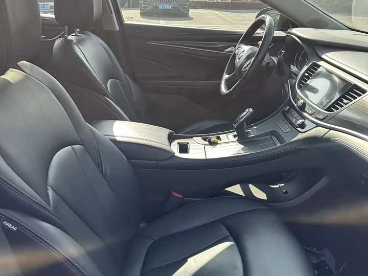 Фото 4 - Buick LaCrosse