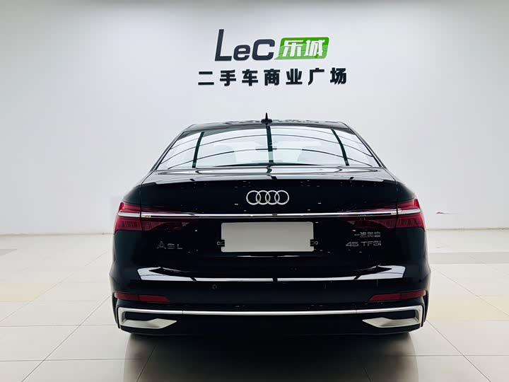 Фото 4 - Audi A6L