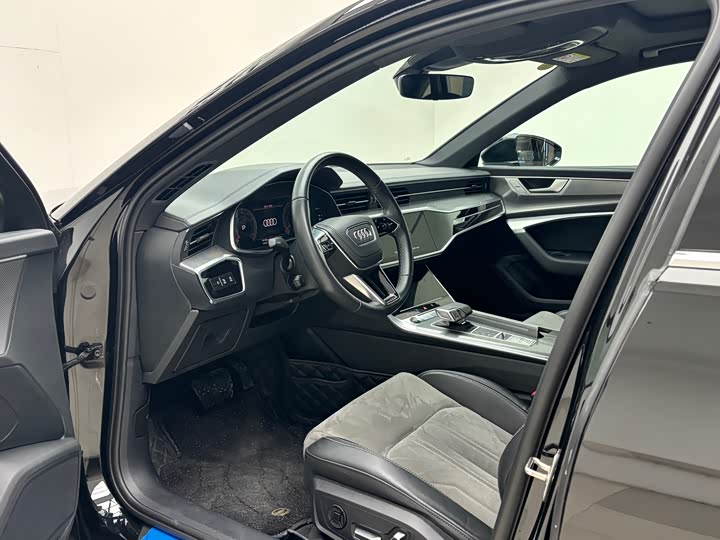 Фото 5 - Audi A6L