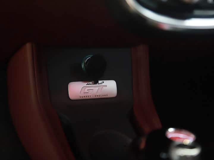 Фото 8 - McLaren GT