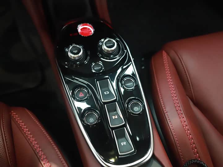 Фото 9 - McLaren GT