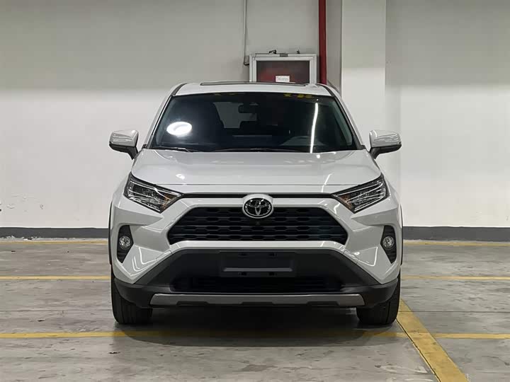 Фото 2 - Toyota RAV4