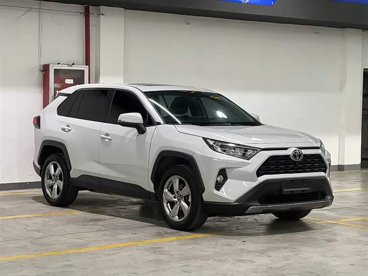 Фото 3 - Toyota RAV4
