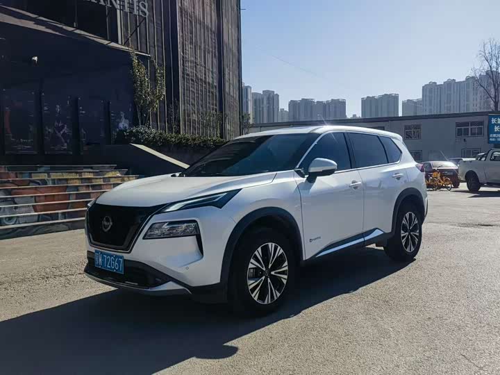 Фото 2 - Nissan X-Trail