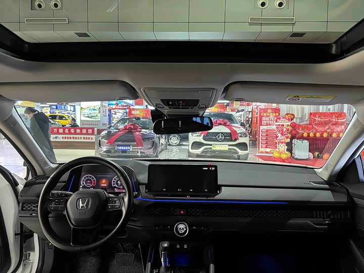 Фото 8 - Honda Accord