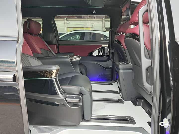 Фото 7 - GAC Trumpchi M8