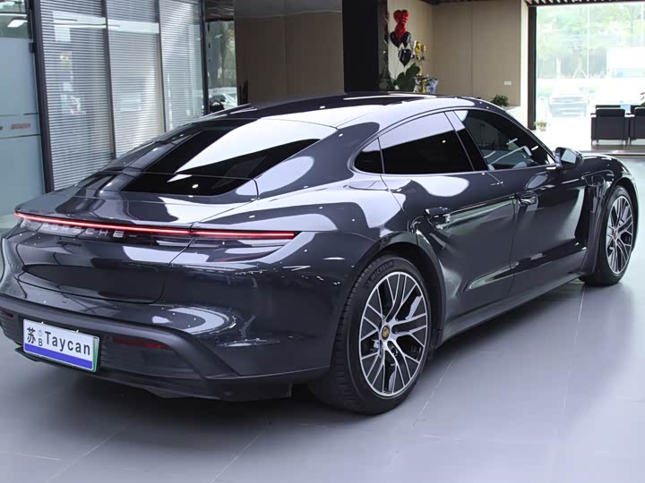 Фото 8 - Porsche Taycan