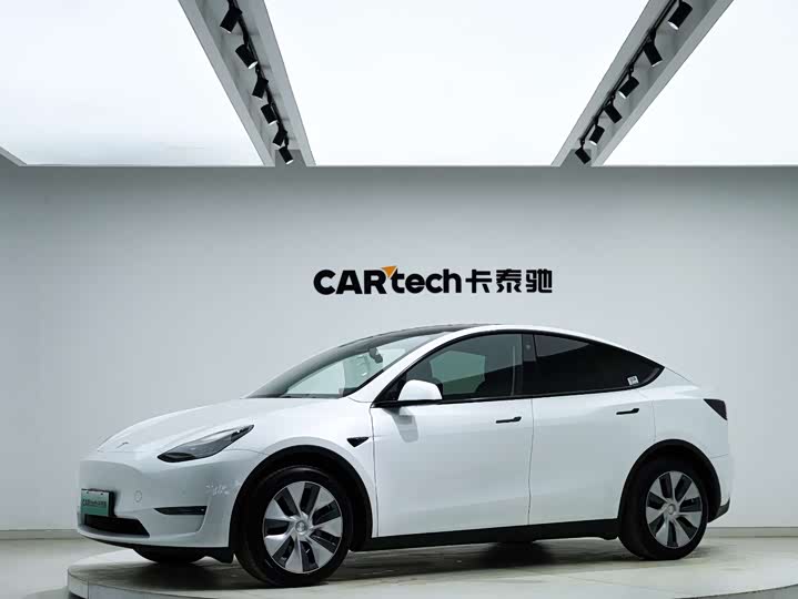 Фото 1 - Tesla Model Y