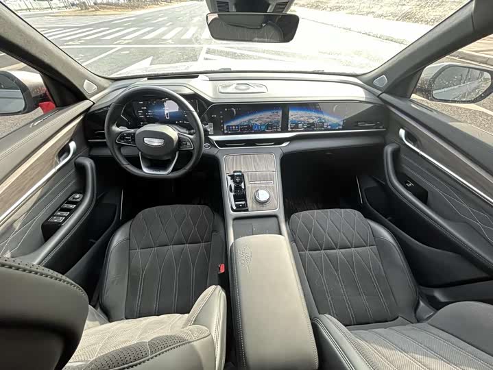 Фото 6 - Geely Monjaro