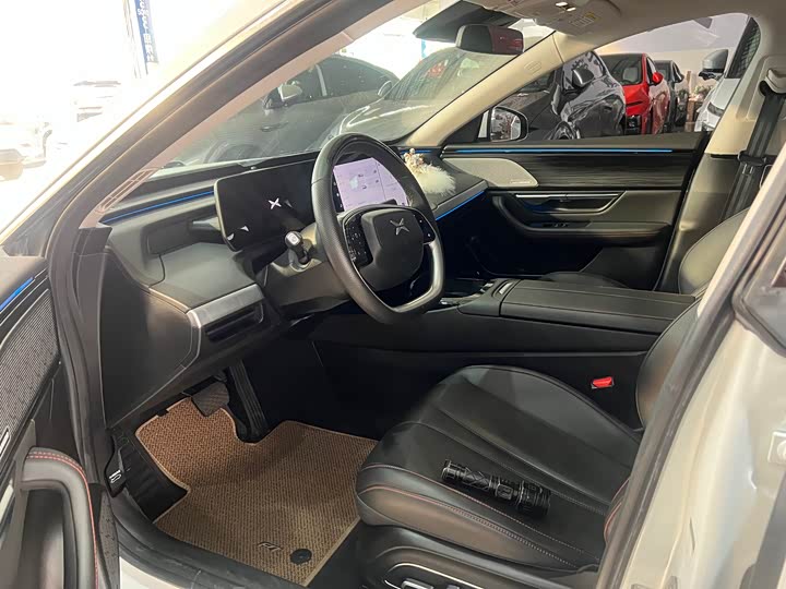 Фото 2 - XPeng P7