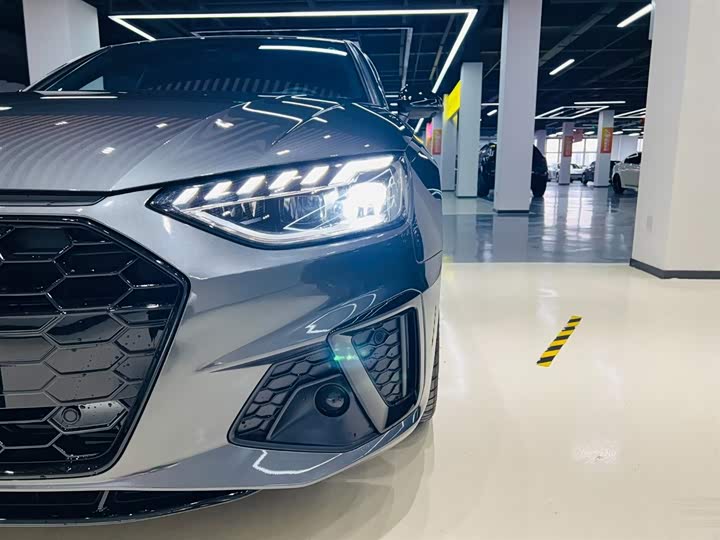 Фото 7 - Audi A4L