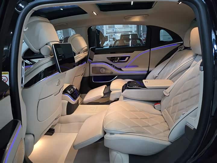 Фото 7 - Mercedes-Benz Maybach S-Class