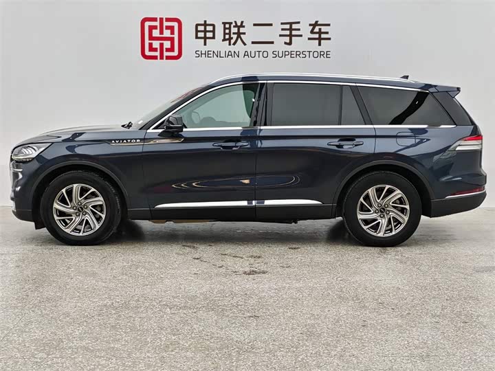 Фото 4 - Lincoln Aviator