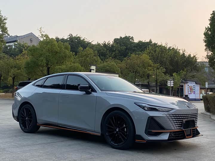 Фото 3 - Changan UNI-V