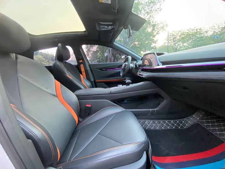 Фото 8 - Changan UNI-V