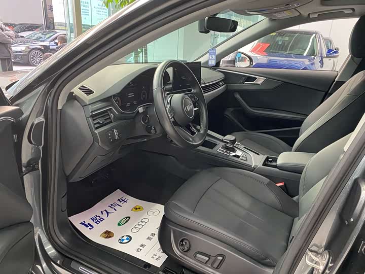 Фото 5 - Audi A4L