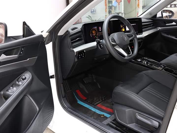 Фото 9 - Volkswagen Lamando L