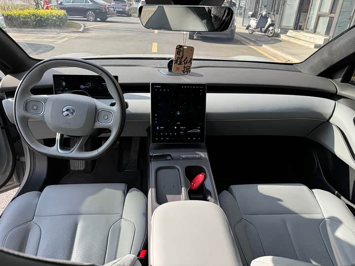 Фото 9 - Nio ET5T