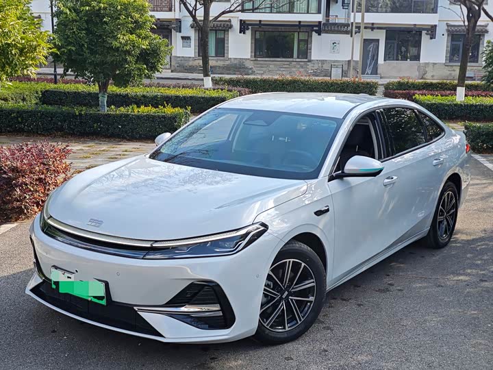 Фото 1 - Geely Galaxy A7