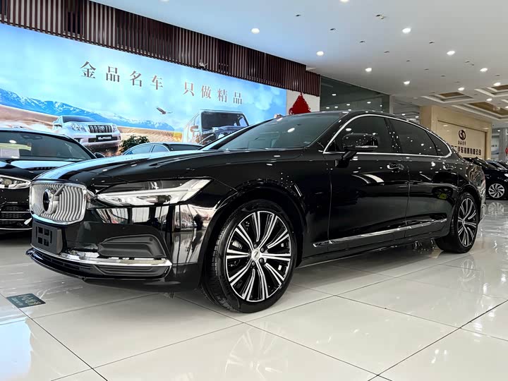 Фото 1 - Volvo S90