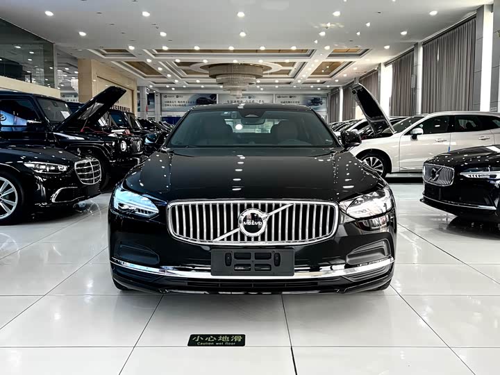 Фото 2 - Volvo S90