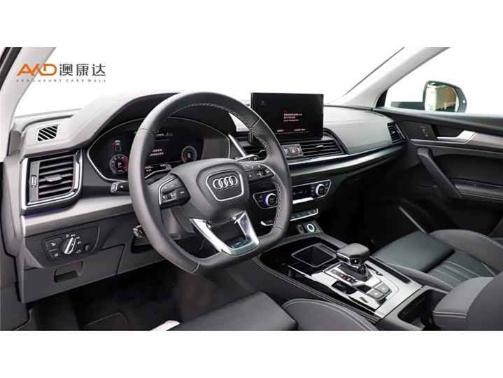 Фото 6 - Audi Q5L