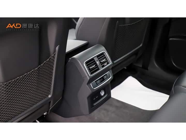 Фото 9 - Audi Q5L