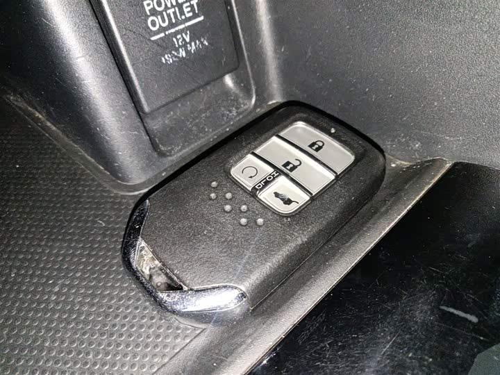 Фото 9 - Honda UR-V