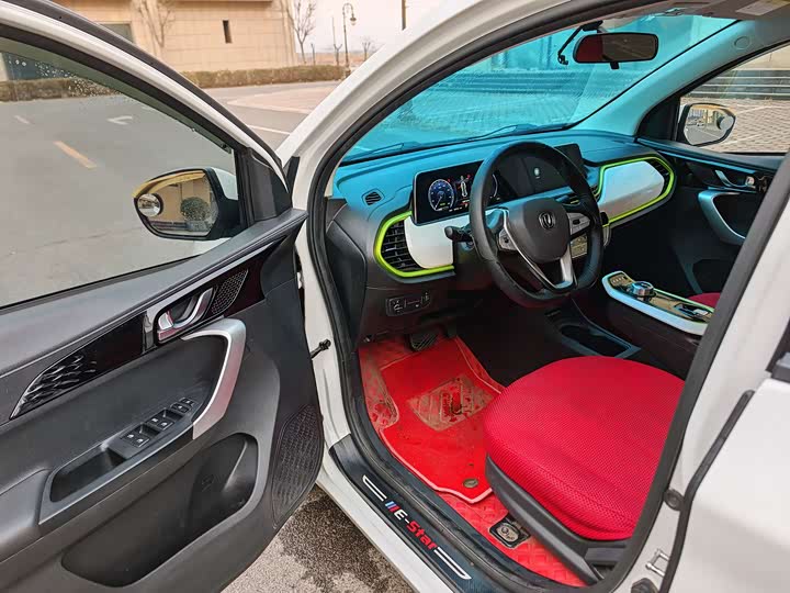 Фото 6 - Changan BenBen E-Star