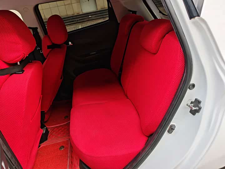 Фото 9 - Changan BenBen E-Star