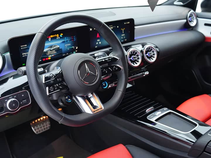 Фото 8 - Mercedes-Benz A-Class AMG