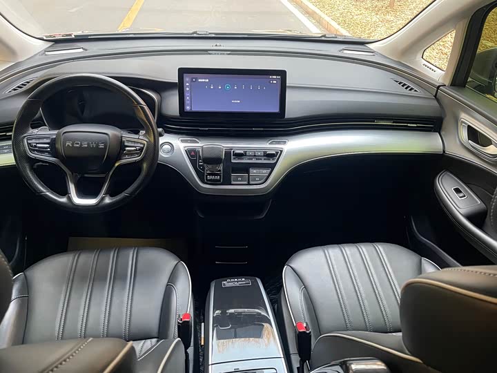 Фото 9 - Roewe iMax 8