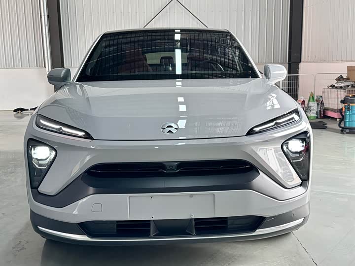 Фото 2 - Nio EC6