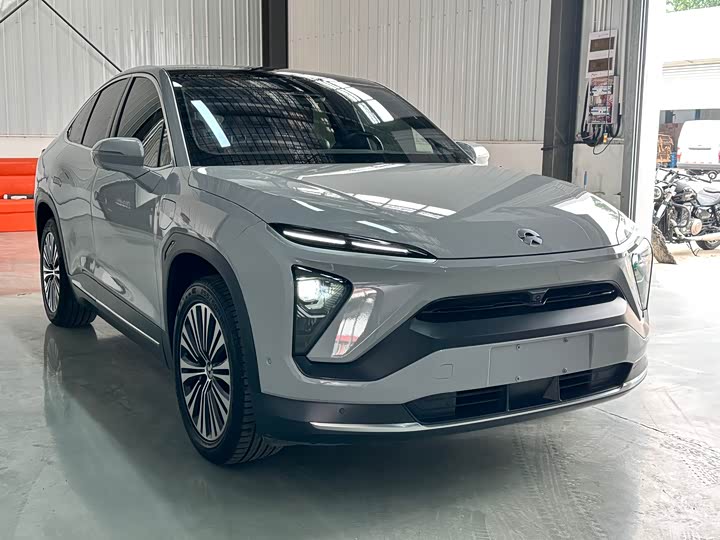 Фото 3 - Nio EC6