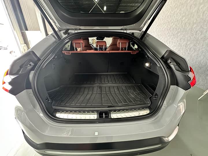 Фото 8 - Nio EC6