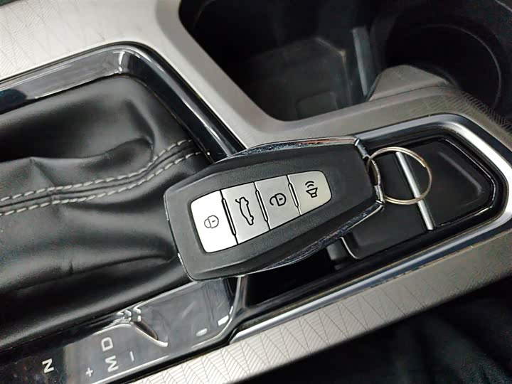 Фото 9 - Geely Emgrand