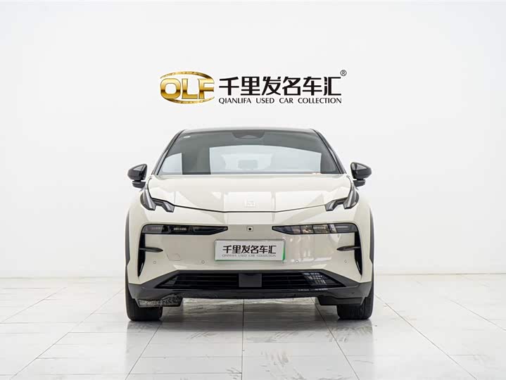 Фото 2 - Zeekr X