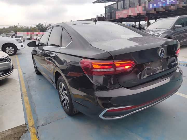 Фото 5 - Volkswagen Lavida