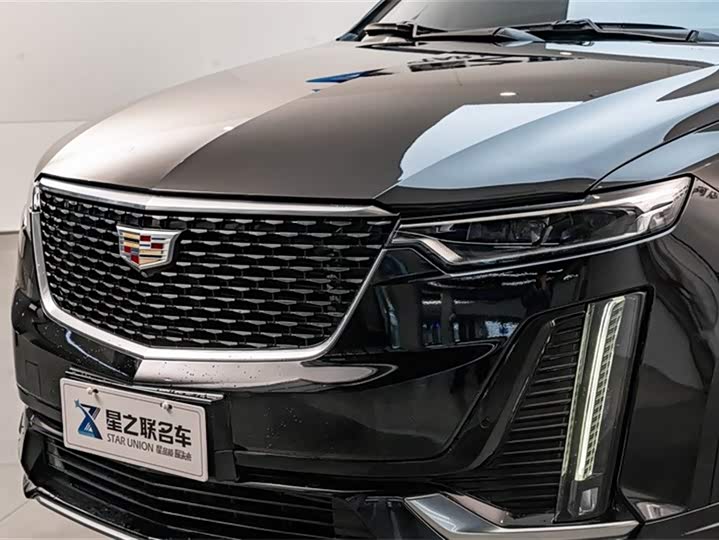 Фото 4 - Cadillac XT6
