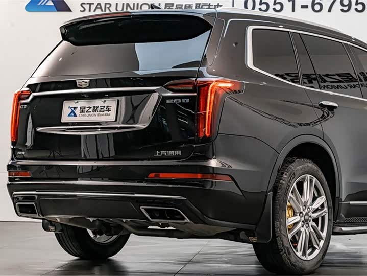 Фото 8 - Cadillac XT6