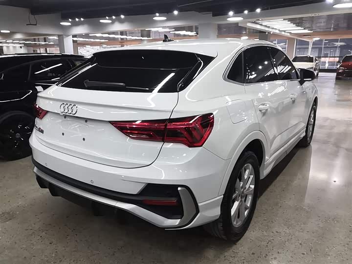 Фото 7 - Audi Q3 Sportback