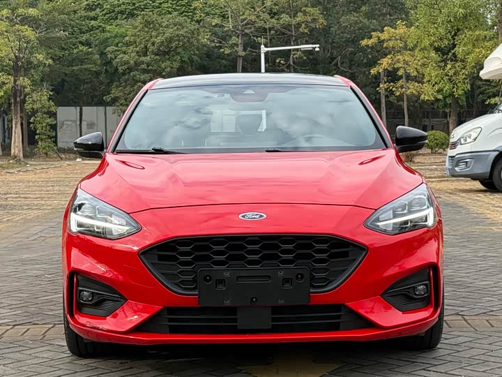 Фото 2 - Ford Focus